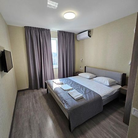 Hotel Mansarda Iris à Kiev Extérieur photo