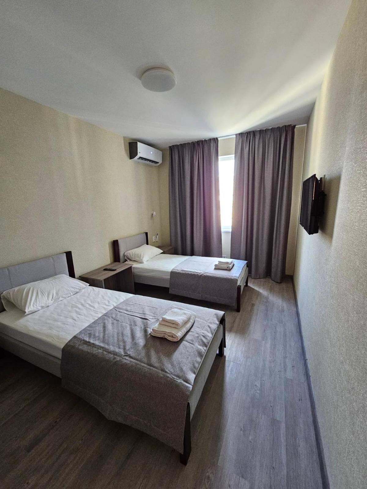 Hotel Mansarda Iris à Kiev Extérieur photo