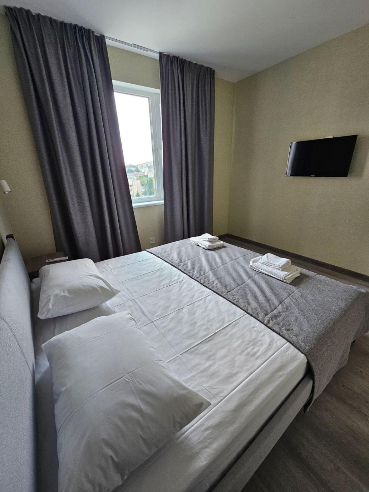 Hotel Mansarda Iris à Kiev Extérieur photo