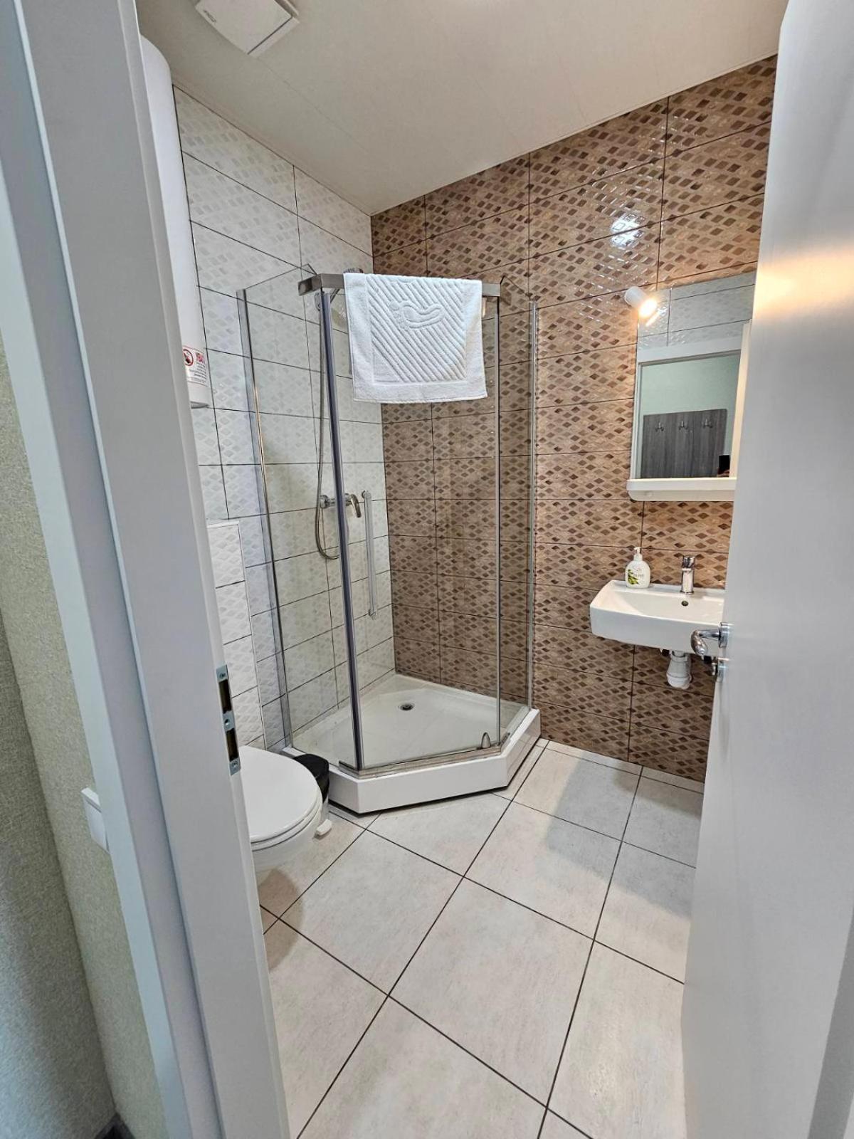 Hotel Mansarda Iris à Kiev Extérieur photo