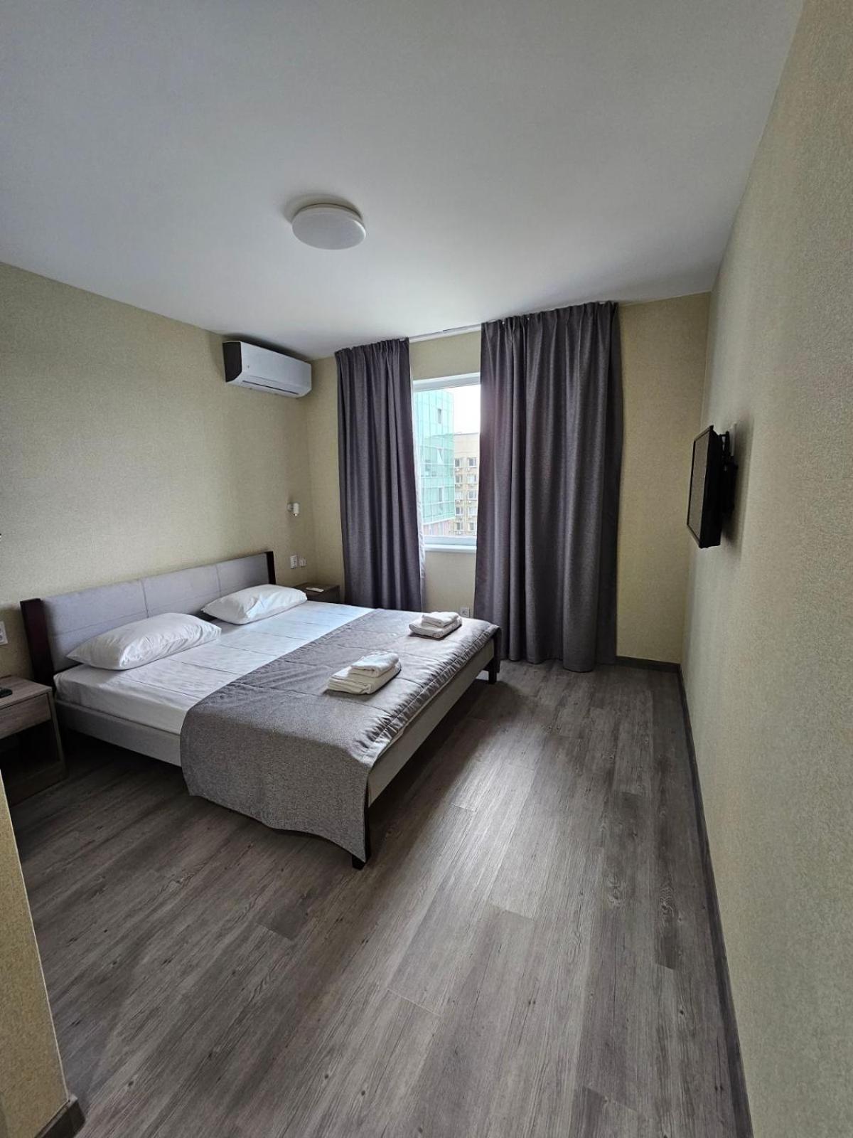 Hotel Mansarda Iris à Kiev Extérieur photo