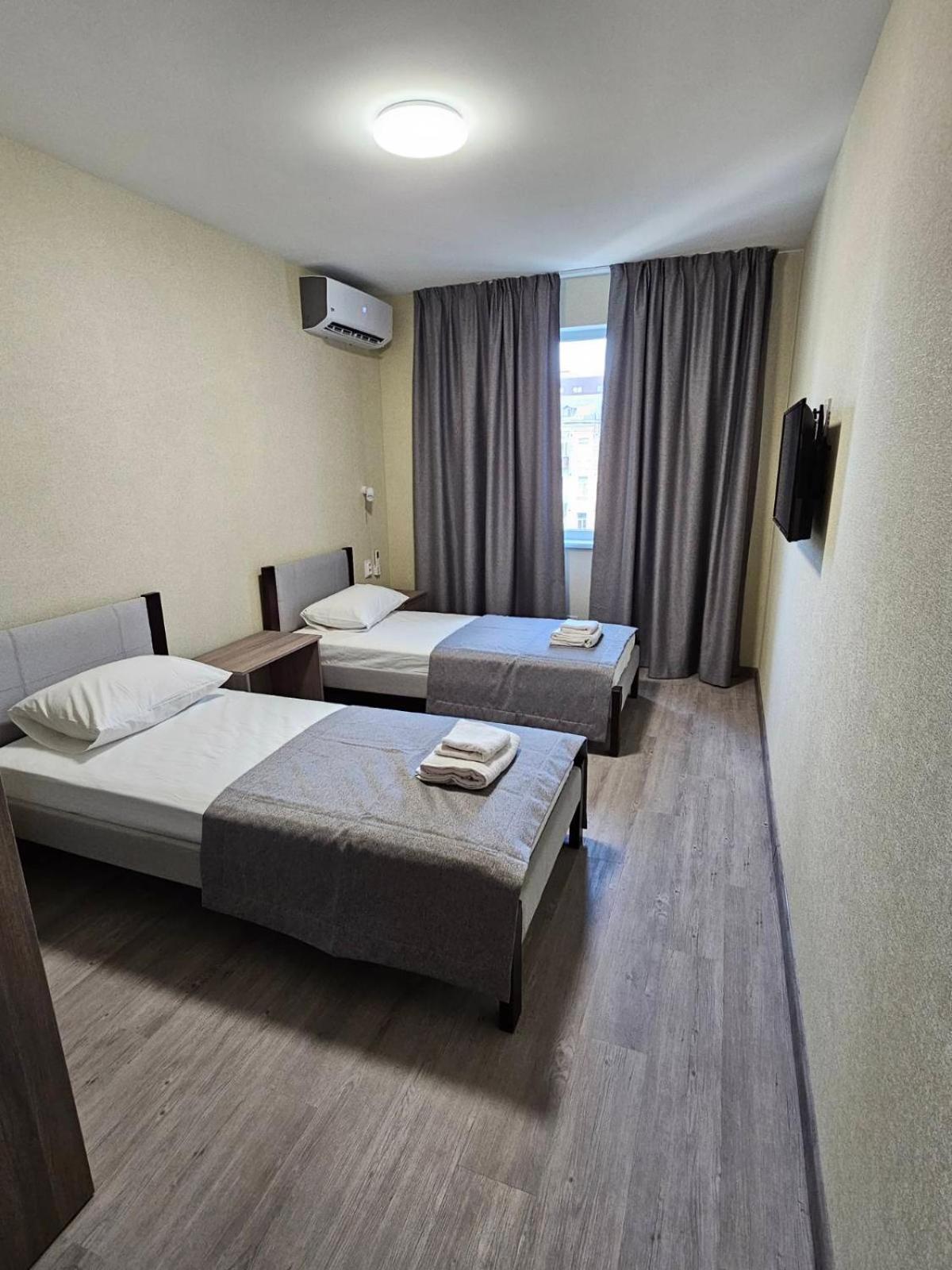 Hotel Mansarda Iris à Kiev Extérieur photo